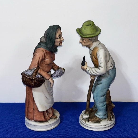 Vintage Figurine Set - Brown and Green Couple - Picture 9 of 13